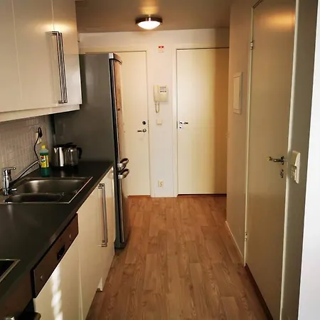 Modern Apt, Super Central Location W/parking, 1br Apartment *